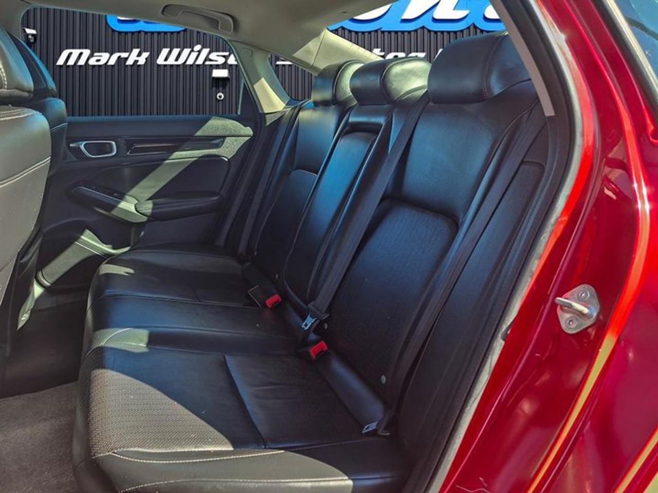 2022 Honda Civic Sedan Touring | Leather | Sunroof | Heated Seats + Steering | Adaptive Cruise | CarPlay + Android & More ! Photo