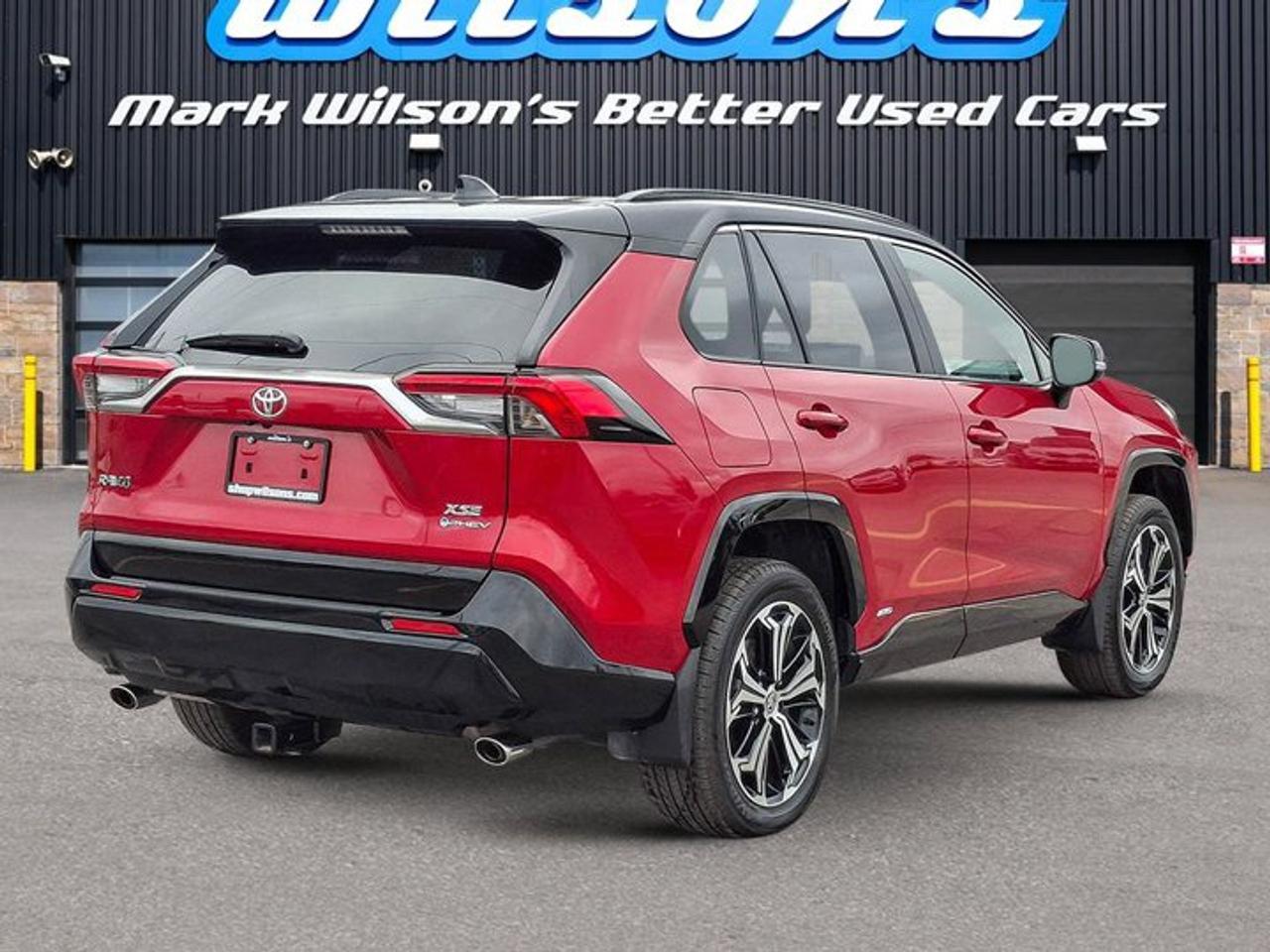 2025 Toyota RAV4 Plug-In Hybrid XSE AWD | Leather | Sunroof | Heated Seats | Adaptive Cruise | CarPlay + Android | Rear Cam & More ! Photo