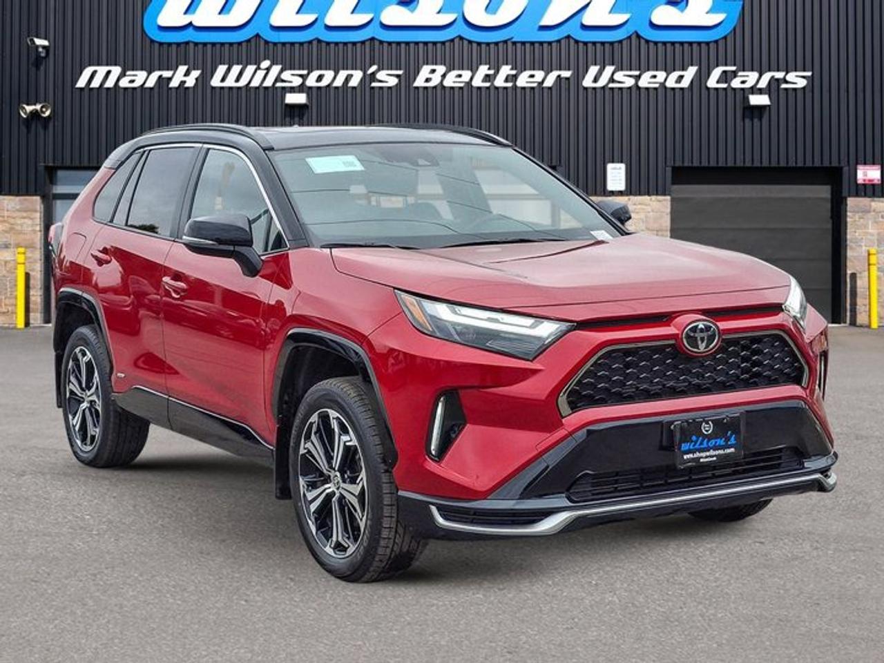 2025 Toyota RAV4 Plug-In Hybrid XSE AWD | Leather | Sunroof | Heated Seats | Adaptive Cruise | CarPlay + Android | Rear Cam & More ! Photo
