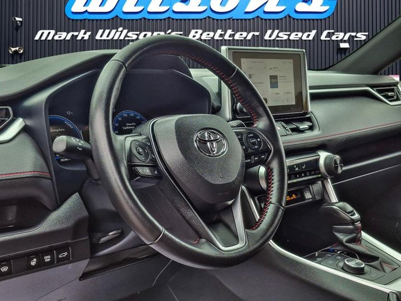2025 Toyota RAV4 Plug-In Hybrid XSE AWD | Leather | Sunroof | Heated Seats | Adaptive Cruise | CarPlay + Android | Rear Cam & More ! Photo