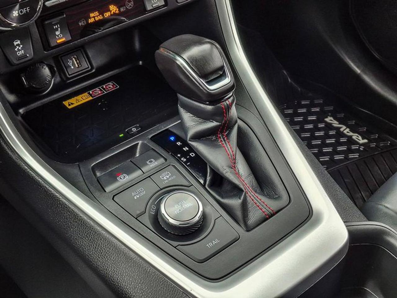 2025 Toyota RAV4 Plug-In Hybrid XSE AWD | Leather | Sunroof | Heated Seats | Adaptive Cruise | CarPlay + Android | Rear Cam & More ! Photo