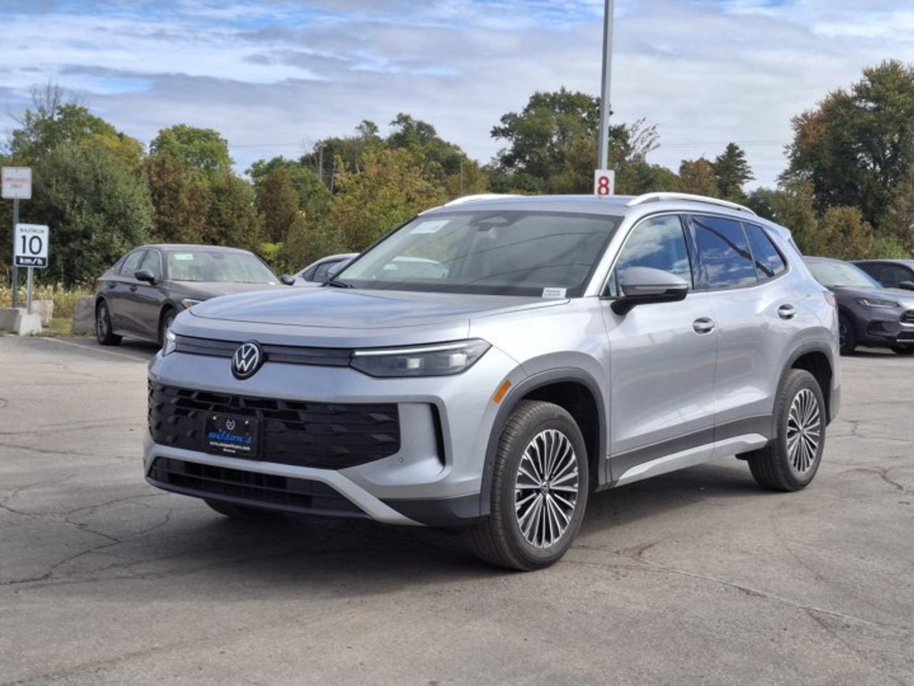 2026 Volkswagen Tiguan Comfortline 4Motion | Leatherette | Heated Seats + Steering | Remote Start | and More ! Photo