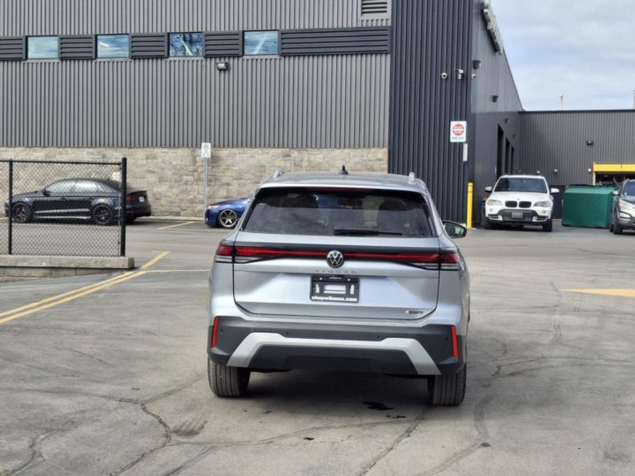 2026 Volkswagen Tiguan Comfortline 4Motion | Leatherette | Heated Seats + Steering | Remote Start | and More ! Photo