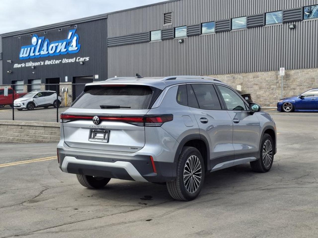 2026 Volkswagen Tiguan Comfortline 4Motion | Leatherette | Heated Seats + Steering | Remote Start | and More ! Photo