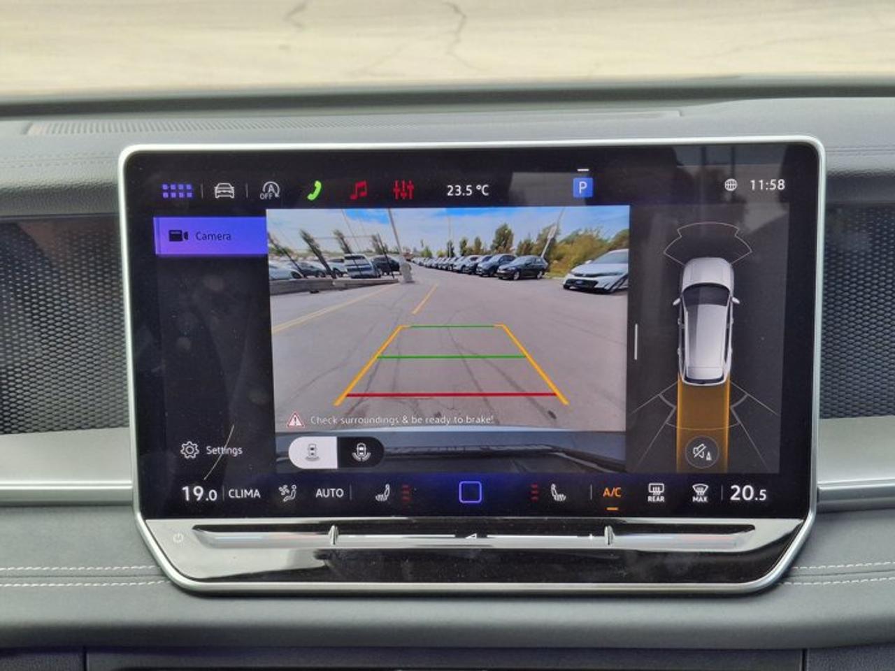2026 Volkswagen Tiguan Comfortline 4Motion | Leatherette | Heated Seats + Steering | Remote Start | and More ! Photo