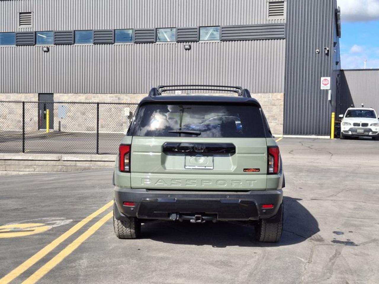 2026 Honda Passport TrailSport Touring | Leather | Sunroof | Roof Carrier | BOSE Audio | Heated + Vented Seats | 360 Cam Photo