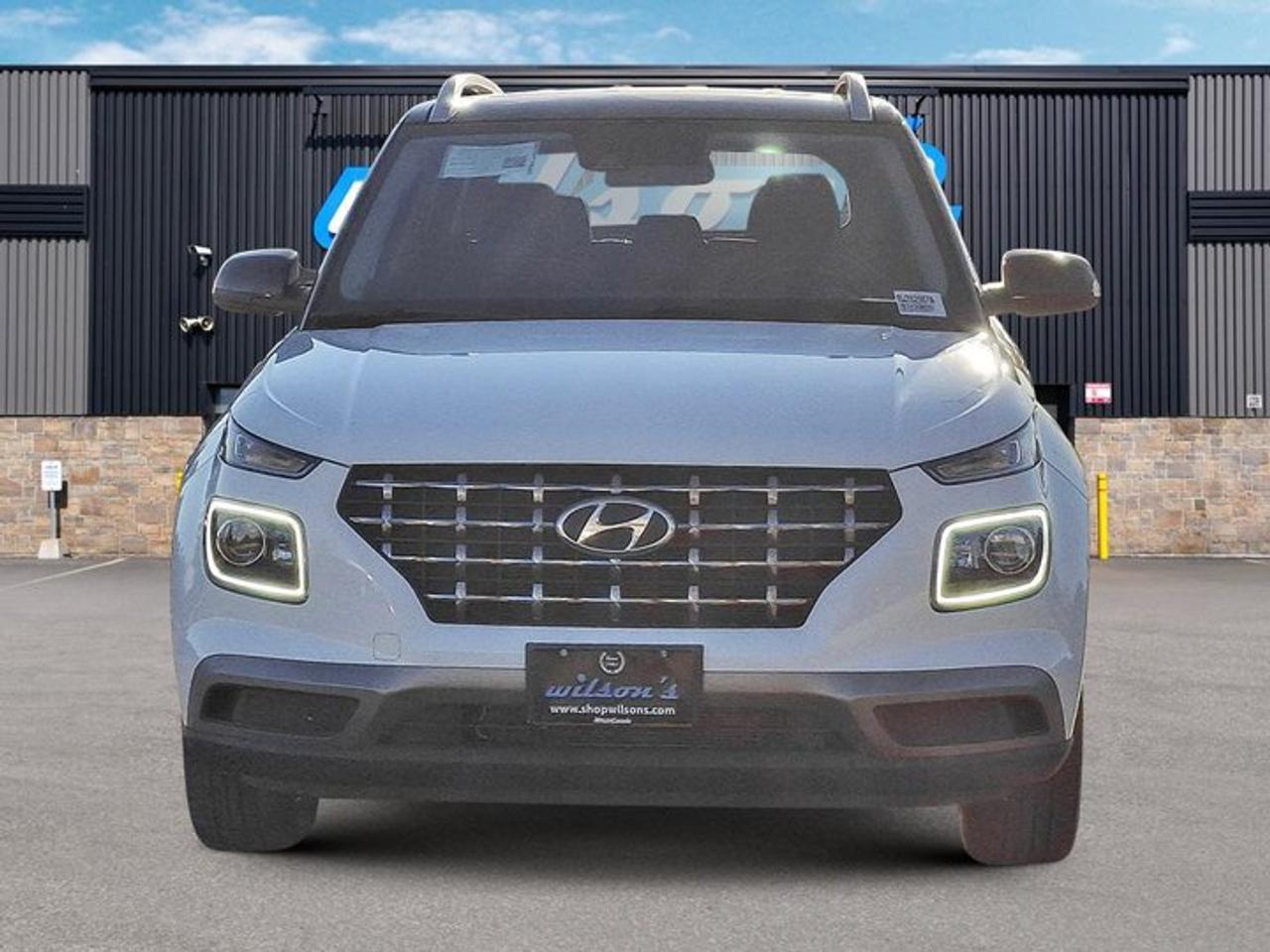 2020 Hyundai Venue Ultimate | Two Tone | Sunroof | Navi | Heated Seats + Steering | CarPlay + Android Auto | and More ! Photo