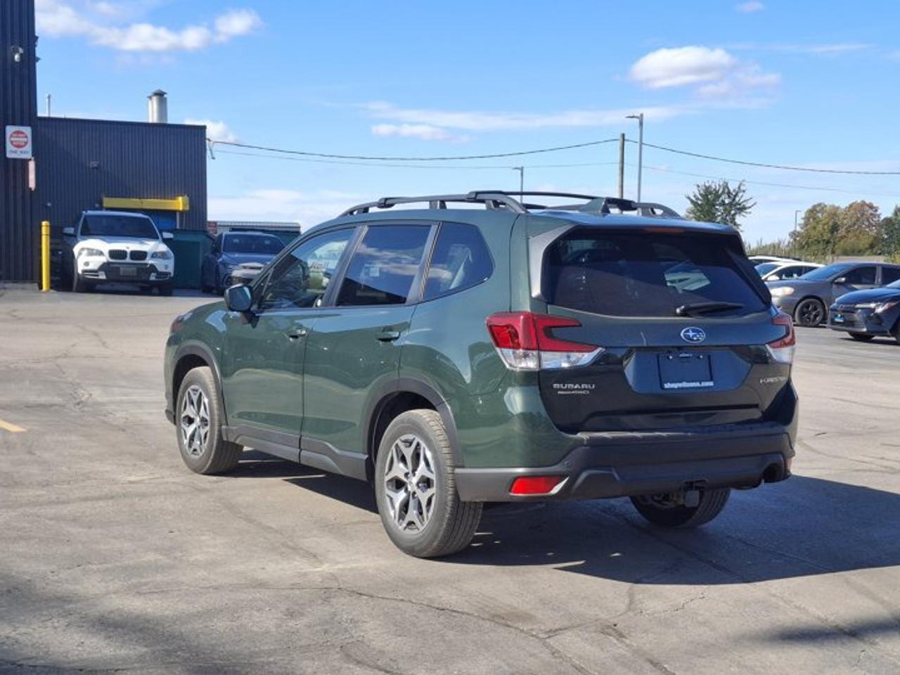 2023 Subaru Forester Touring AWD | Panoramic Sunroof | Heated Wheel + Seats | Adaptive Cruise | Power Seat and More ! Photo