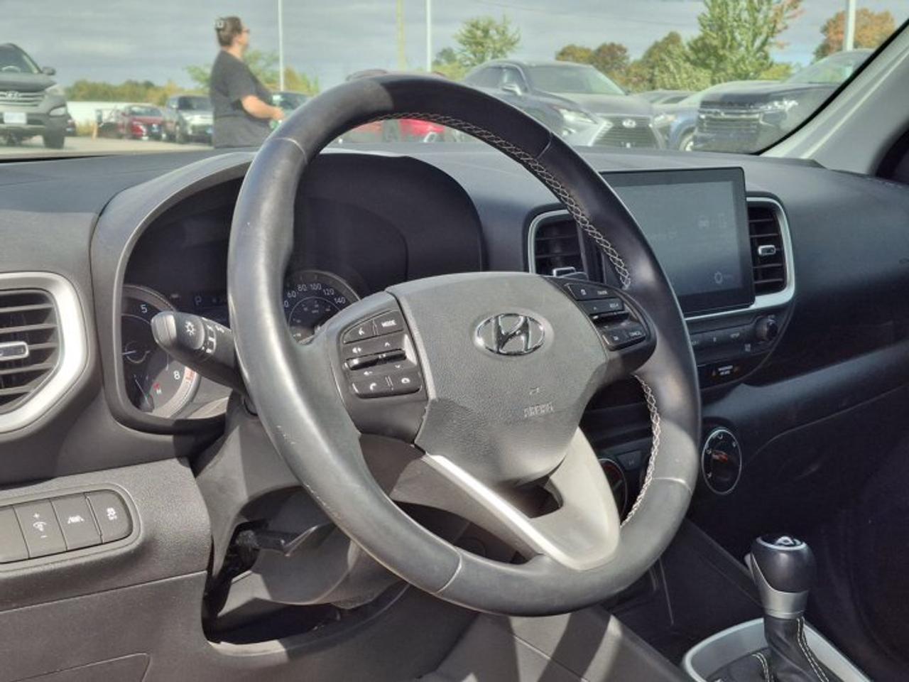 2022 Hyundai Venue Preferred | Heated Wheel + Seats | CarPlay + Android | Rear Camera | and More ! Photo