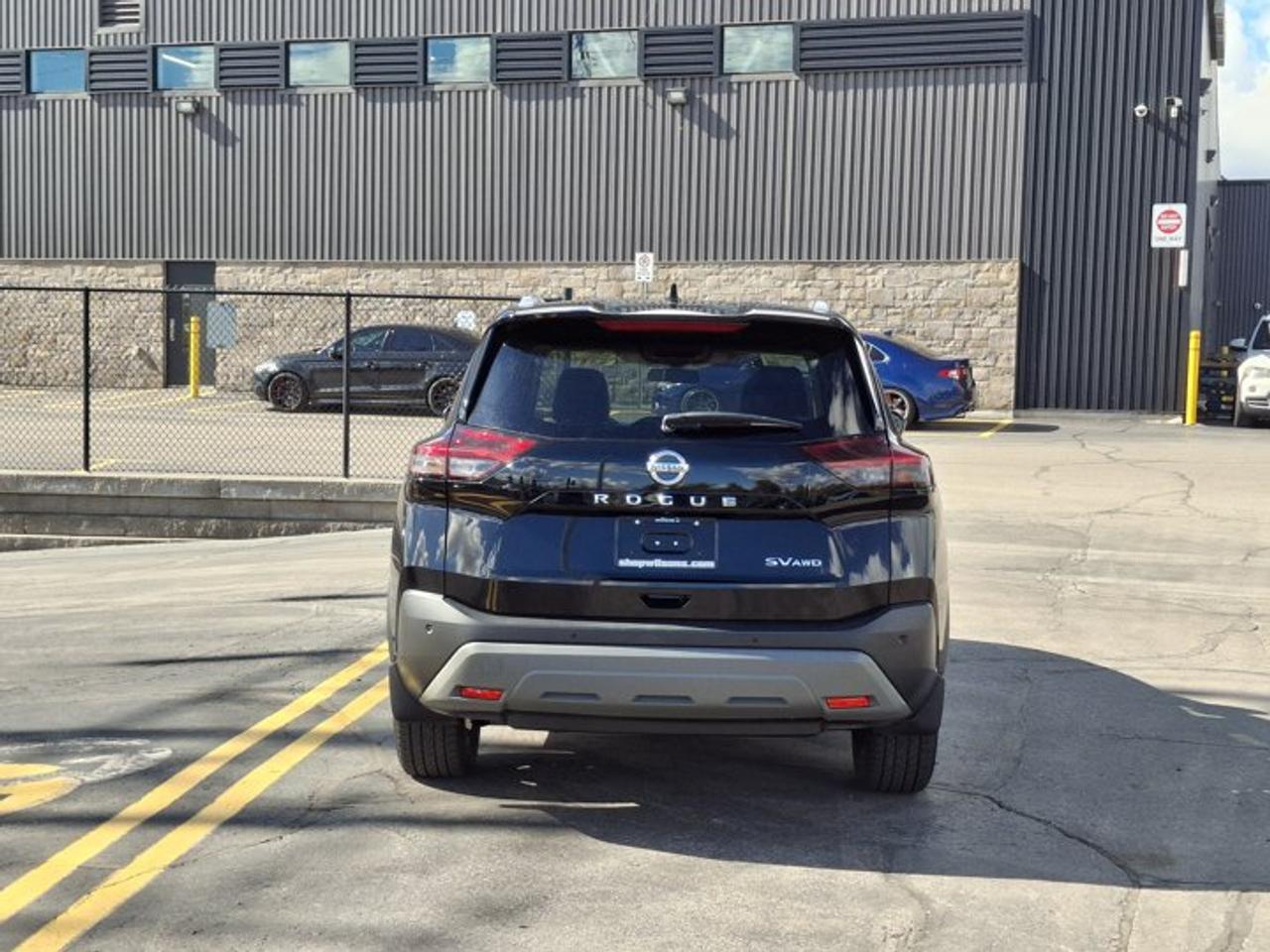 2021 Nissan Rogue SV Premium AWD | Leather | Sunroof | 360 Camera | CarPlay + Android | and More ! Photo