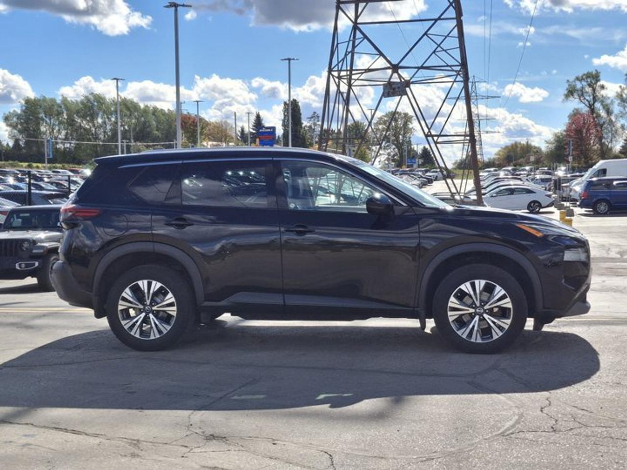 2021 Nissan Rogue SV Premium AWD | Leather | Sunroof | 360 Camera | CarPlay + Android | and More ! Photo