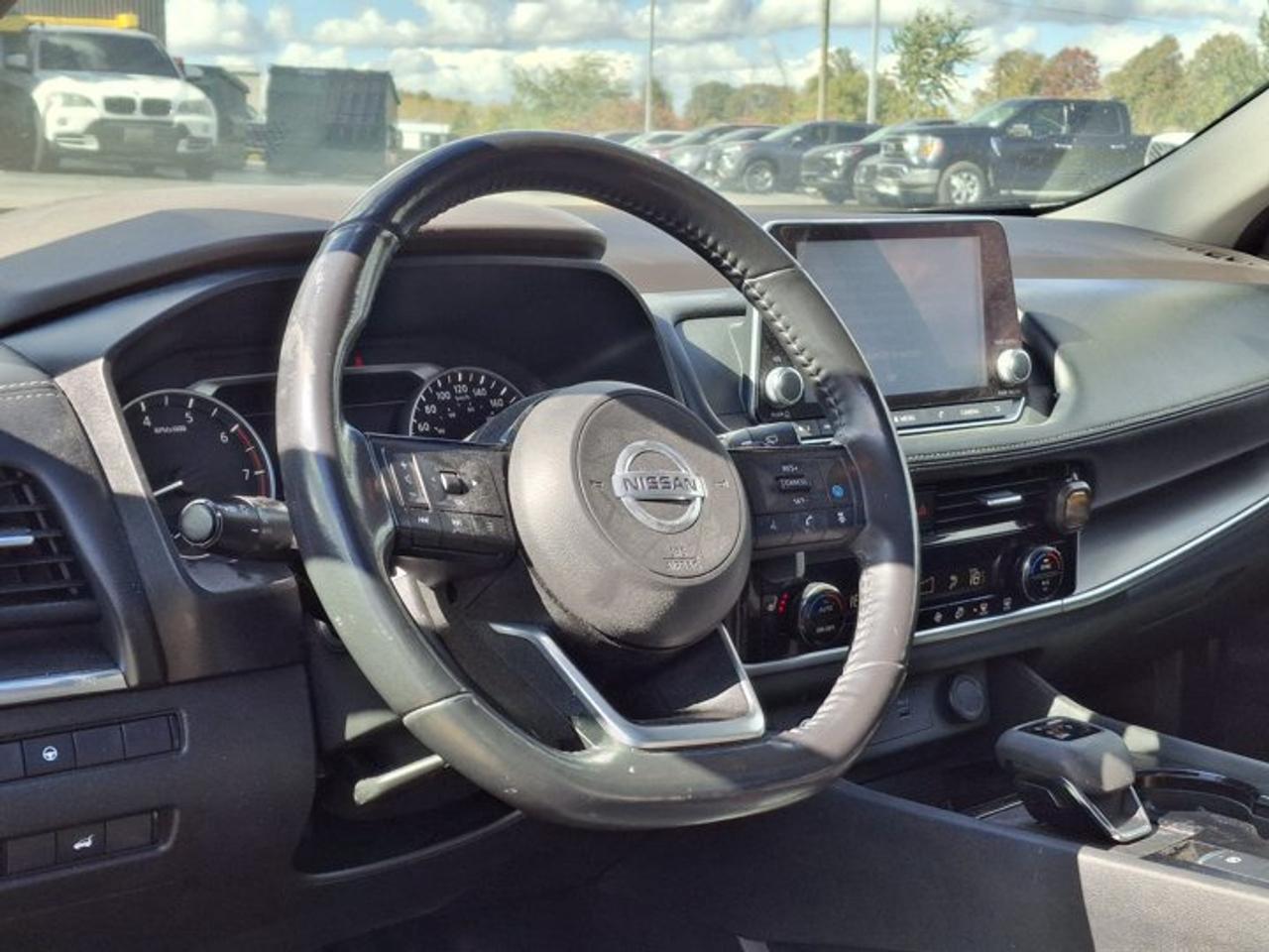 2021 Nissan Rogue SV Premium AWD | Leather | Sunroof | 360 Camera | CarPlay + Android | and More ! Photo