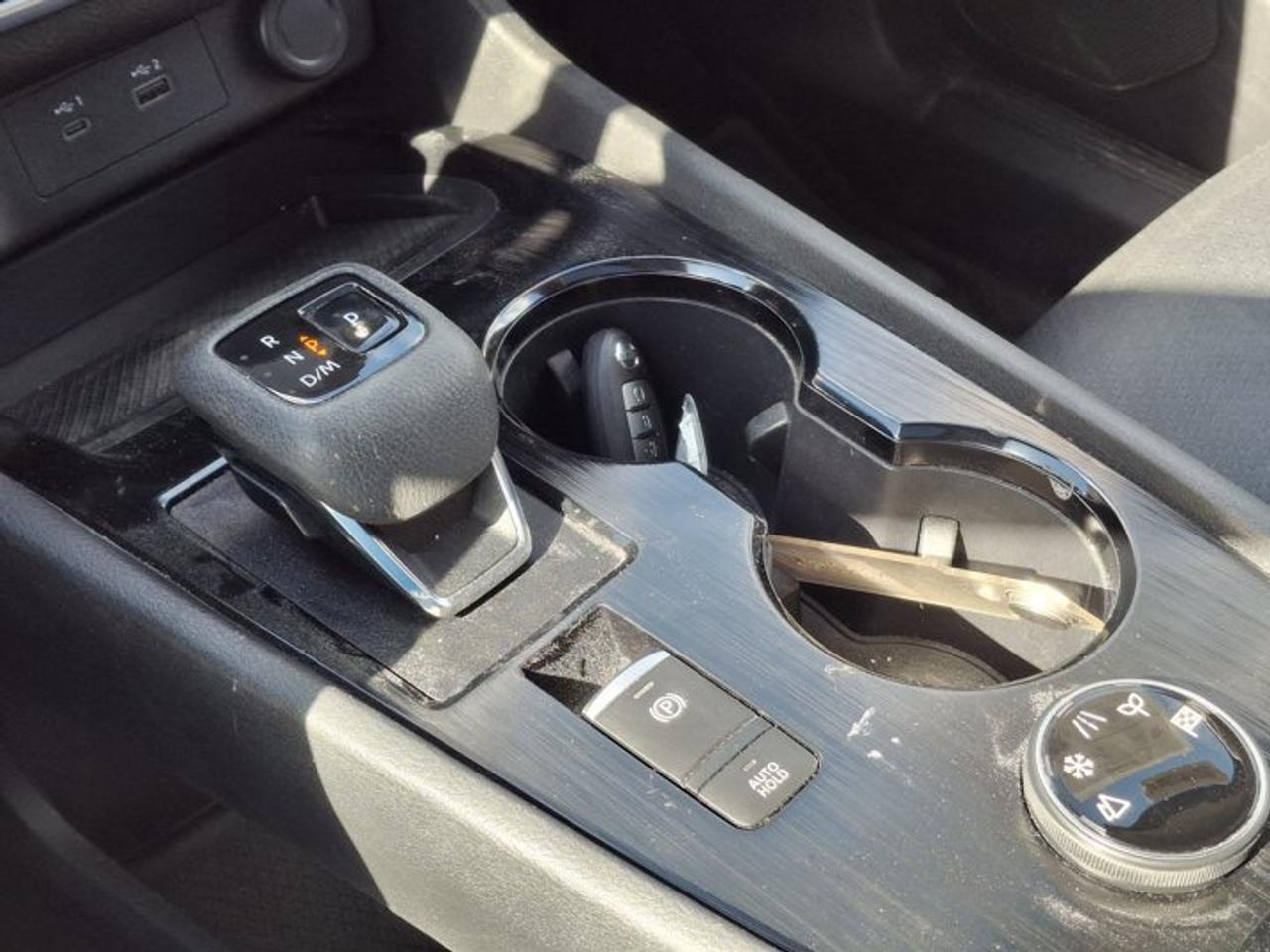 2021 Nissan Rogue SV Premium AWD | Leather | Sunroof | 360 Camera | CarPlay + Android | and More ! Photo