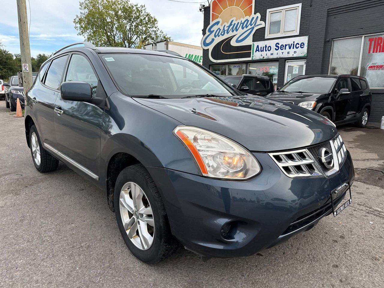 2013 Nissan Rogue SV Photo