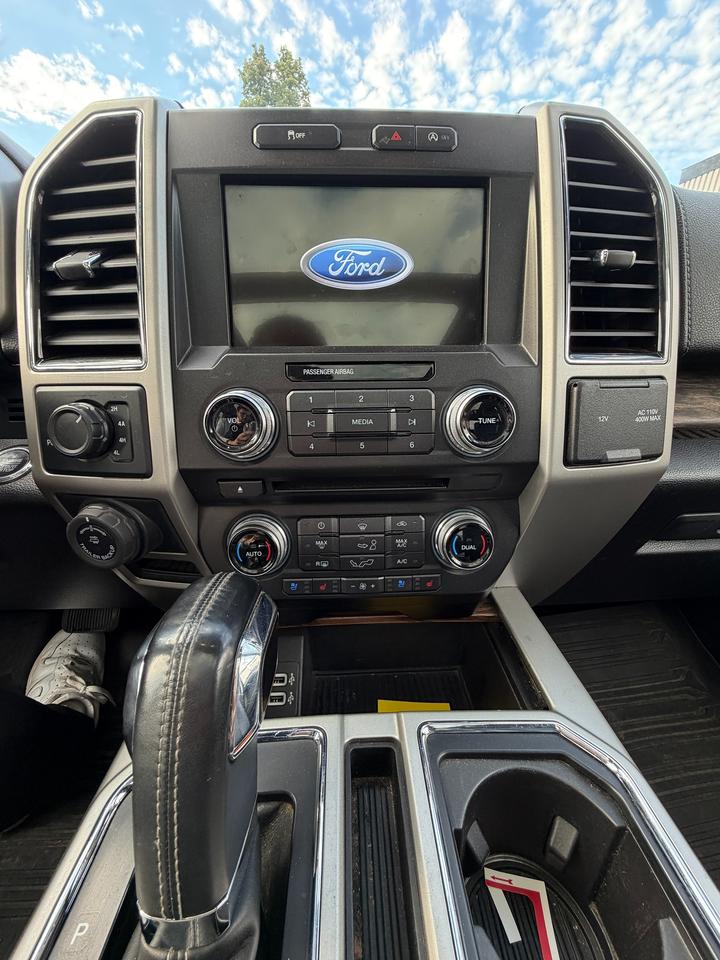 2018 Ford F-150 Lariat Photo