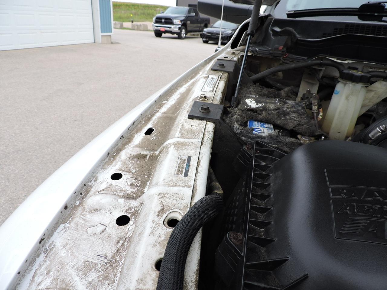 2014 RAM 3500 SLT Diesel 4X4 Well Oiled New Tires Only 168000 KM Photo