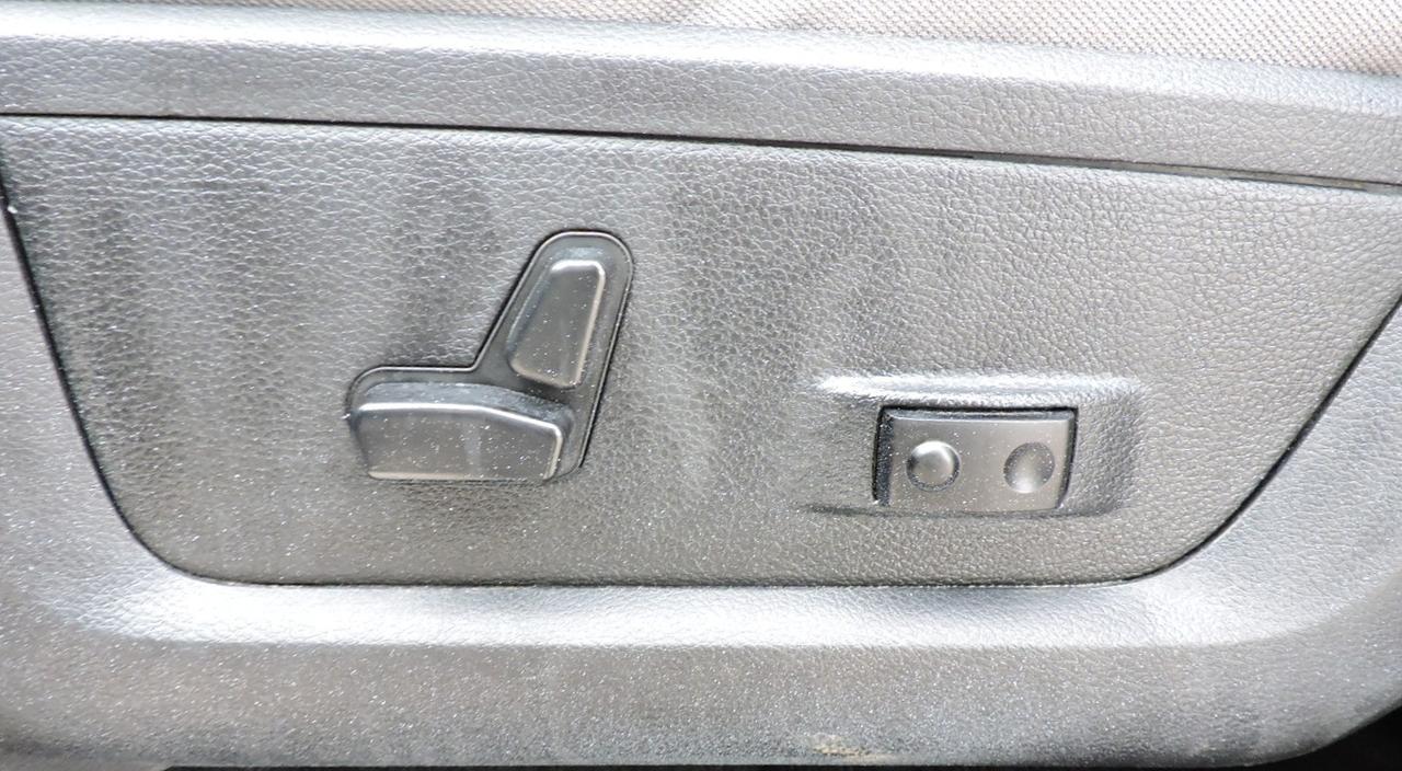 2014 RAM 3500 SLT Diesel 4X4 Well Oiled New Tires Only 168000 KM Photo