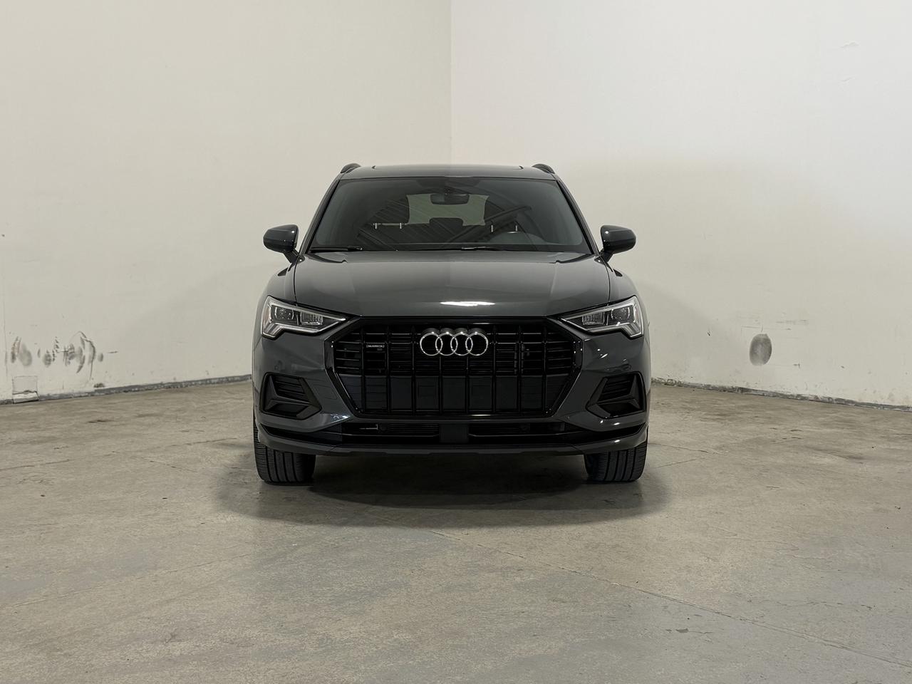 2022 Audi Q3 KOMFORT | CARPLAY | PANOROOF | LEATHER Photo1