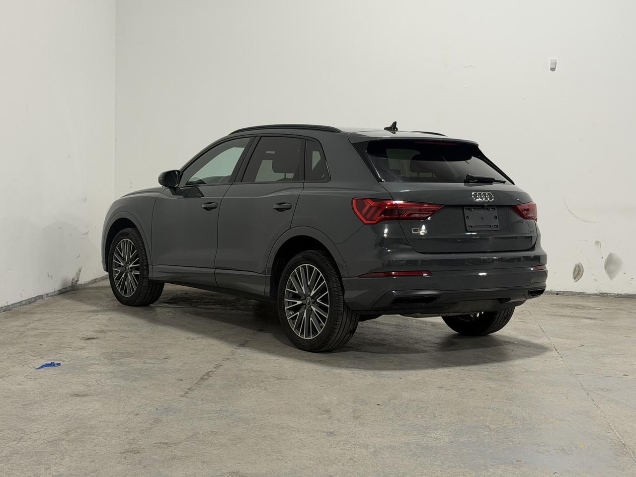 2022 Audi Q3 KOMFORT | CARPLAY | PANOROOF | LEATHER Photo3