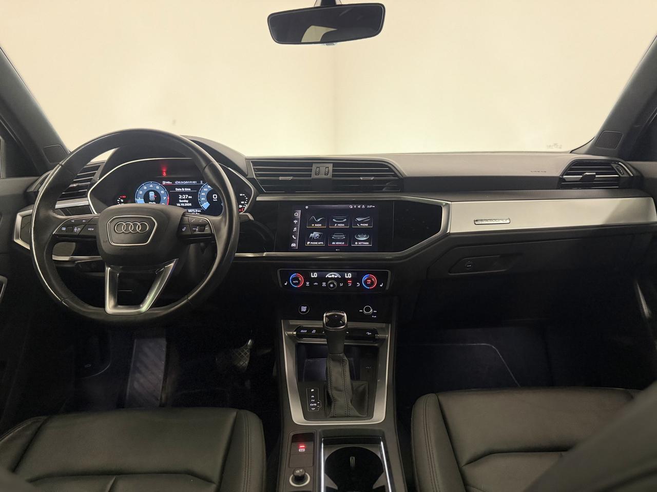 2022 Audi Q3 KOMFORT | CARPLAY | PANOROOF | LEATHER Photo