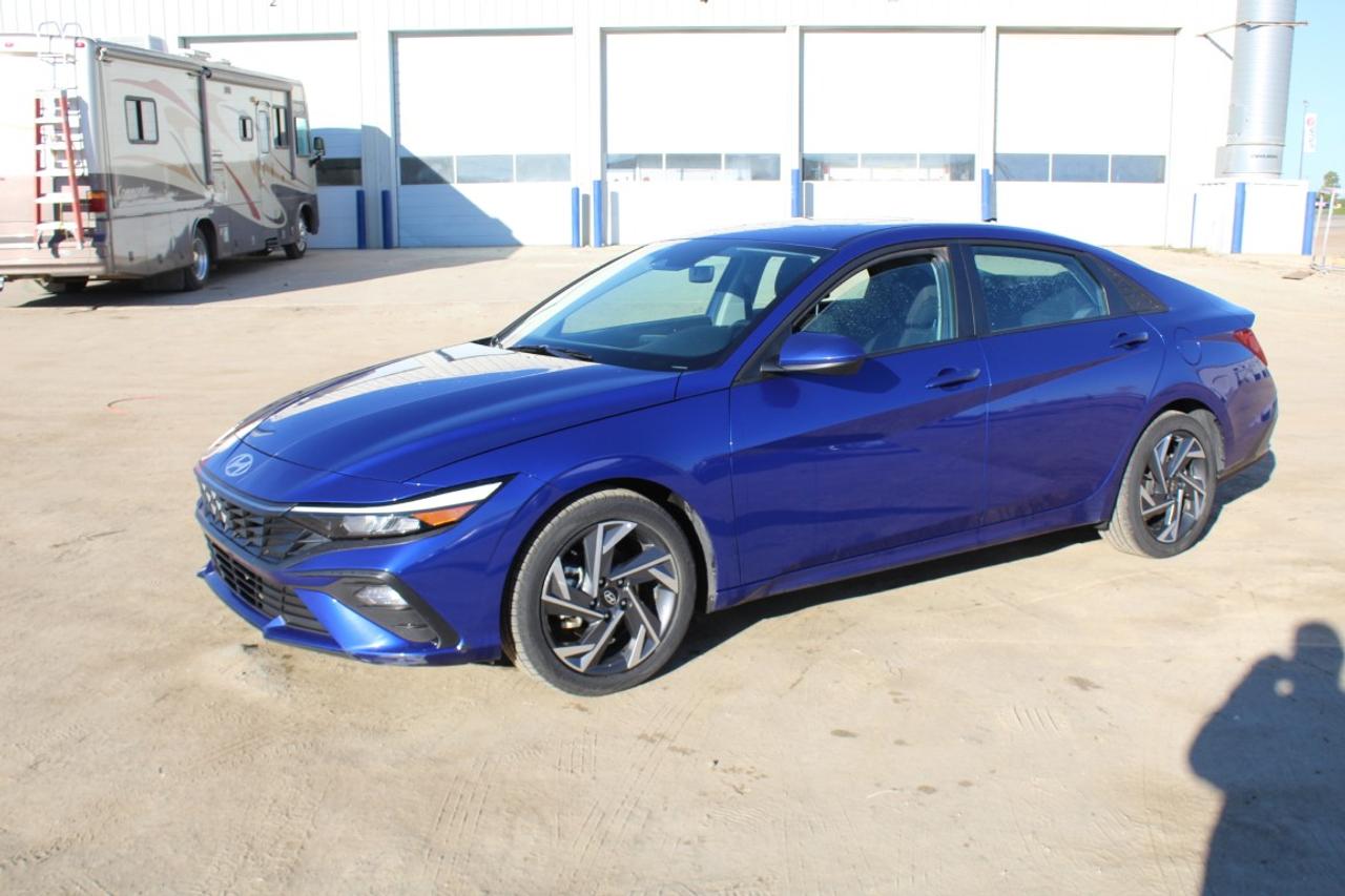 2025 Hyundai Elantra Preferred IVT w/Tech Pkg, Htd cloth, S/R, NAV, BUC - Photo #1