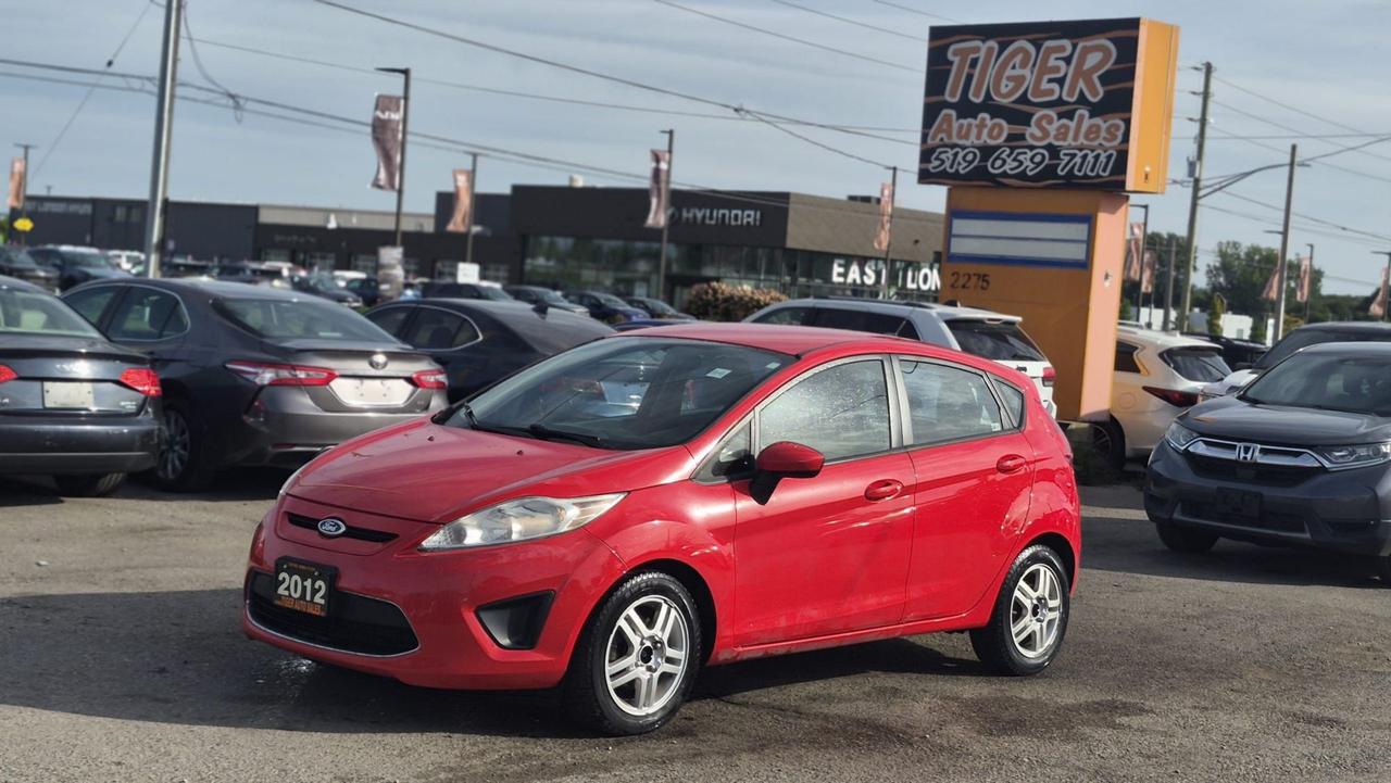 2012 Ford Fiesta SE - Photo #1