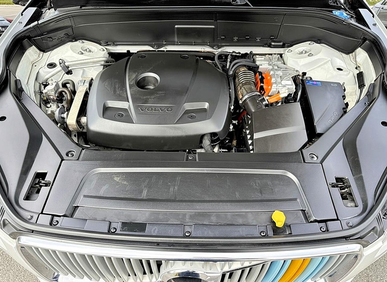 2019 Volvo XC90 T8 eAWD Plug-In Hybrid Inscription Photo