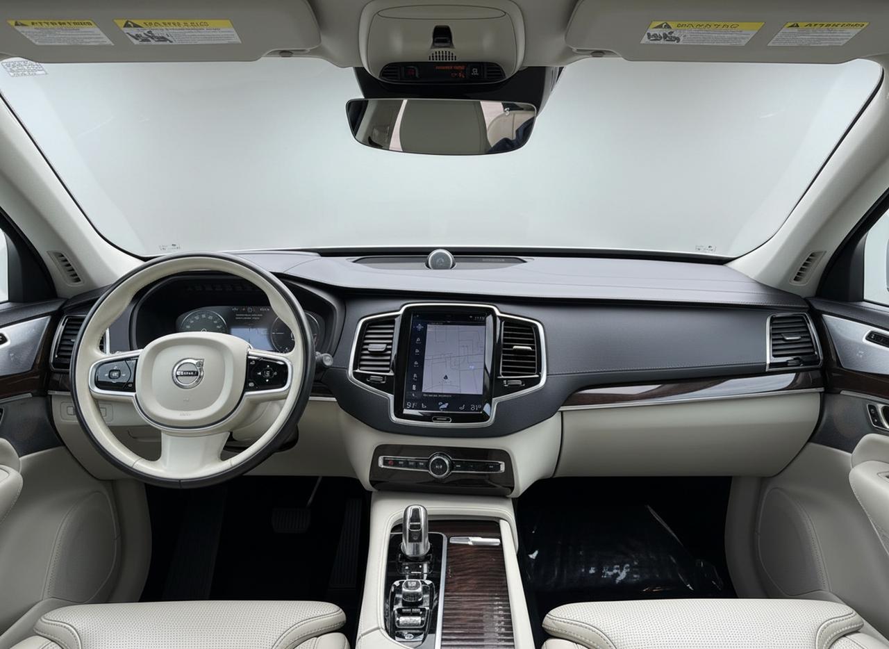 2019 Volvo XC90 T8 eAWD Plug-In Hybrid Inscription Photo