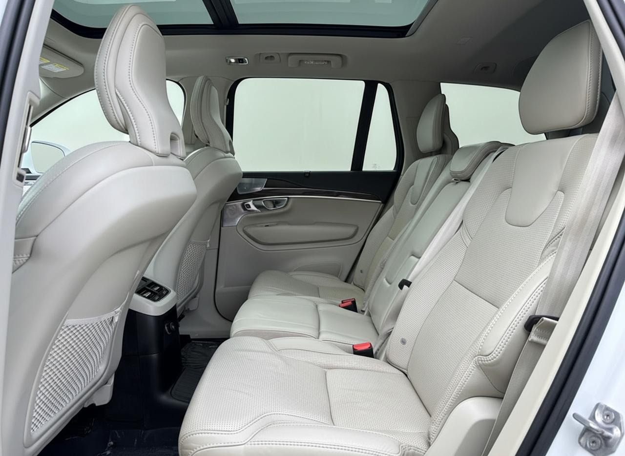 2019 Volvo XC90 T8 eAWD Plug-In Hybrid Inscription Photo