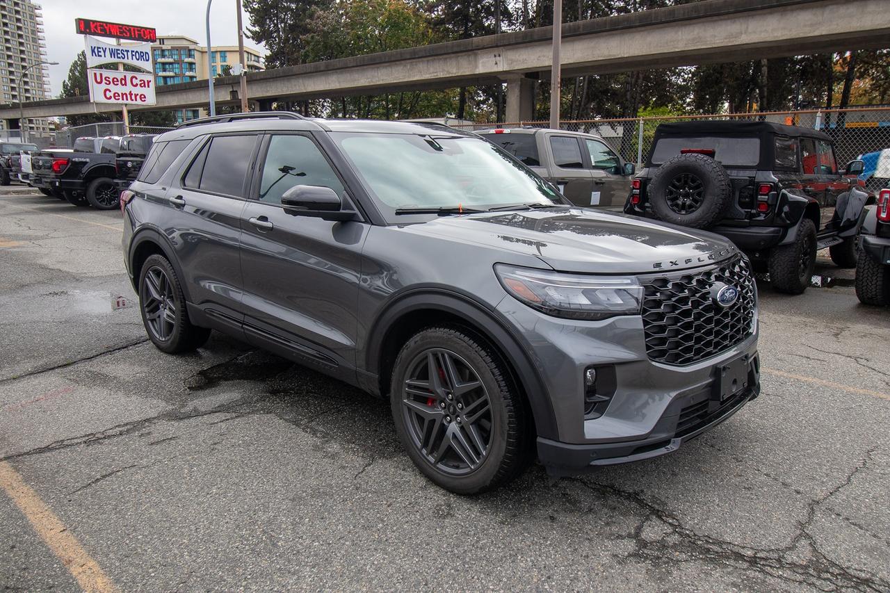 2025 Ford Explorer ST 4WD Photo3