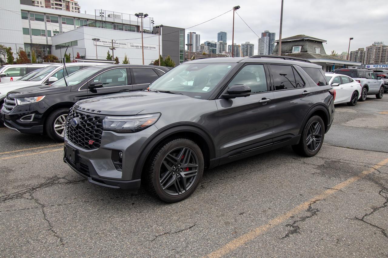 2025 Ford Explorer ST 4WD Photo1