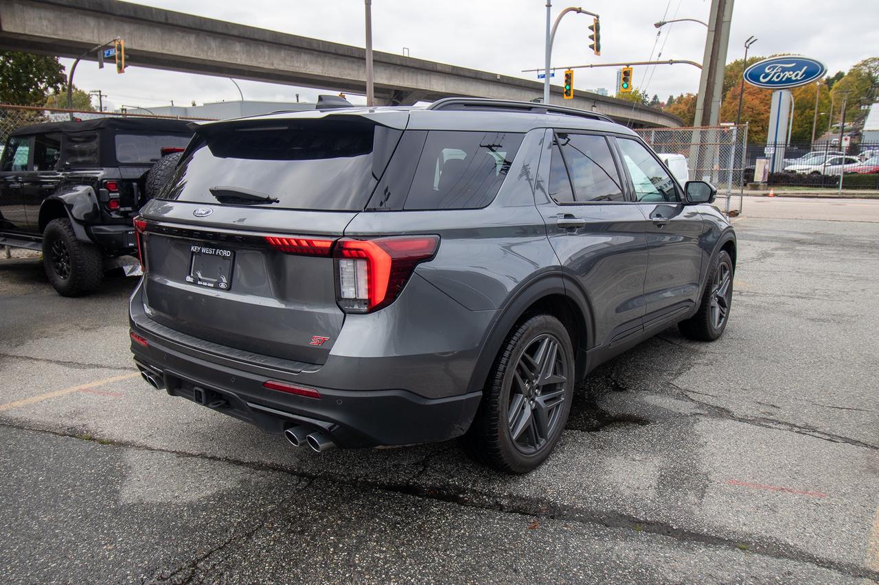 2025 Ford Explorer ST 4WD Photo4