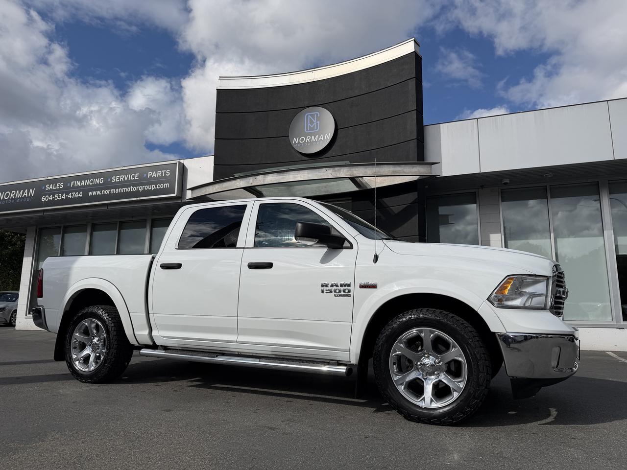 2022 RAM 1500 Classic SLT PLUS 4X4 CREW 5.7L HEMI HEATED SEATS ONLY 80KM - Photo #1