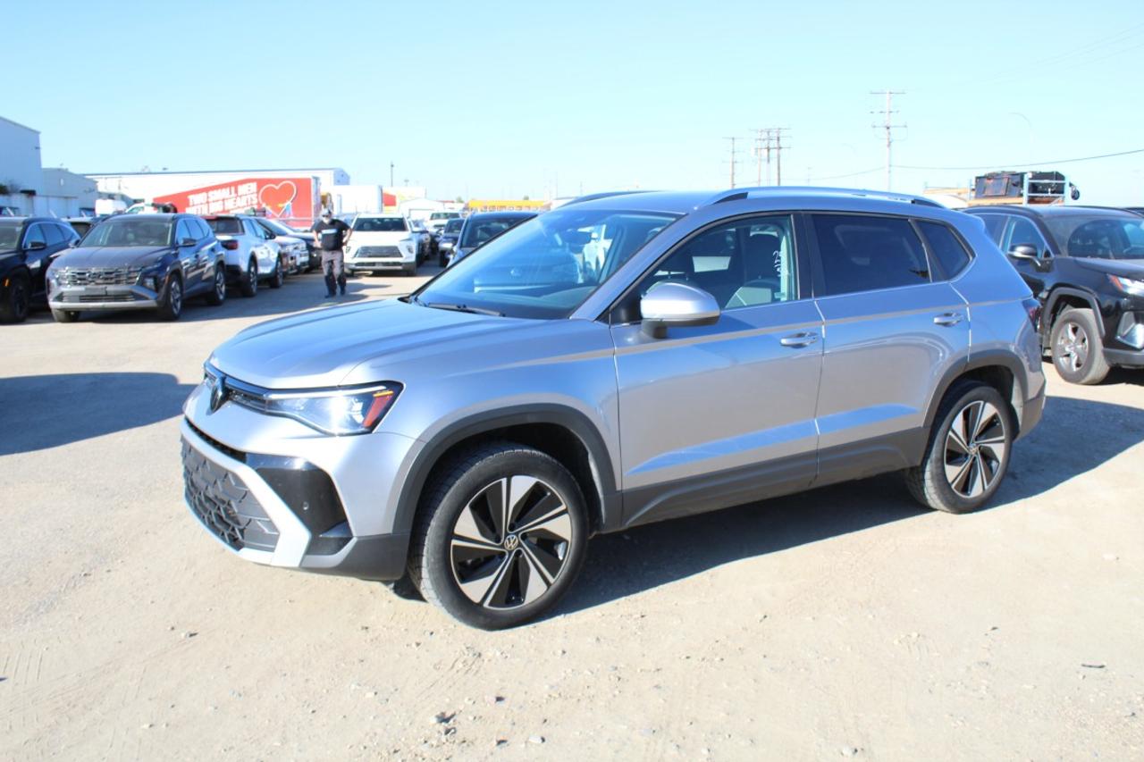 2025 Volkswagen Taos Comfortline 4MOTION w/Htd L.wrap, BUC - Photo #1