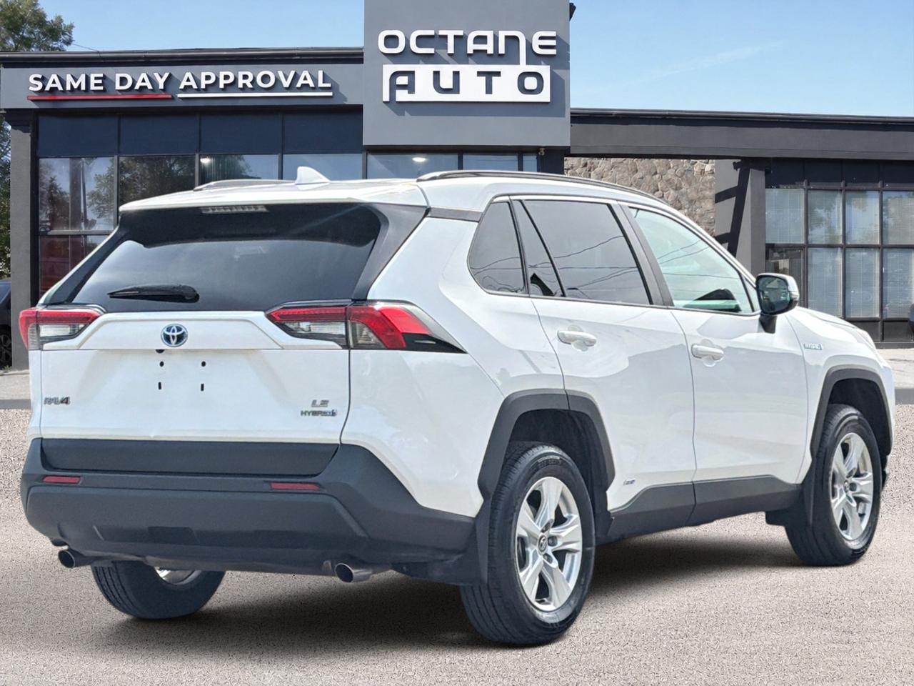 2020 Toyota RAV4 Hybrid LE AWD Photo4