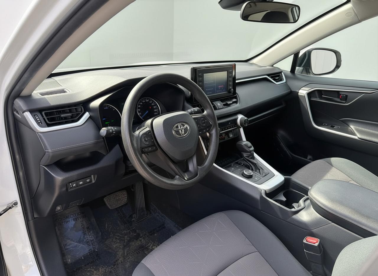2020 Toyota RAV4 Hybrid LE AWD Photo