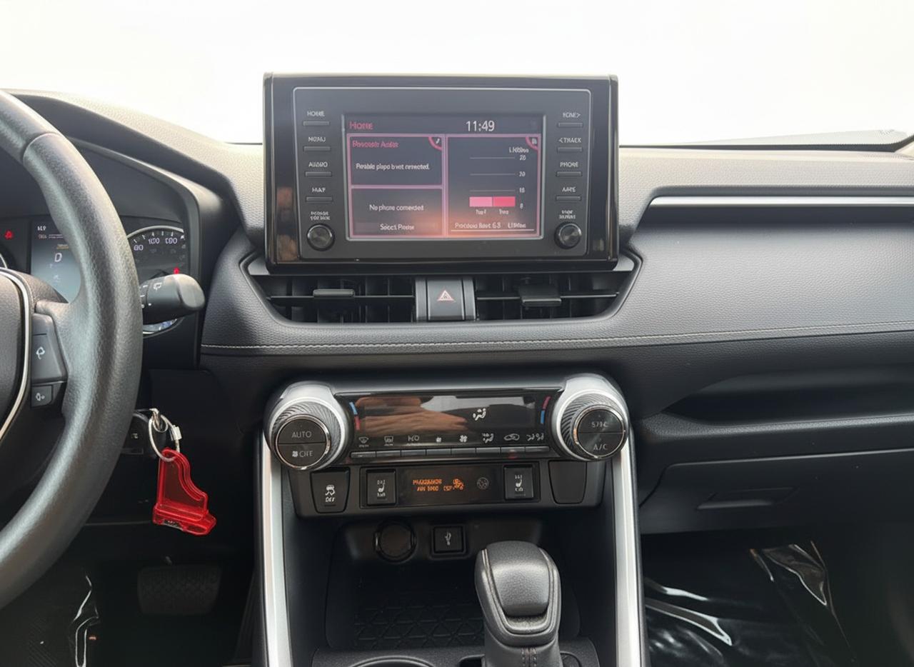 2020 Toyota RAV4 Hybrid LE AWD Photo