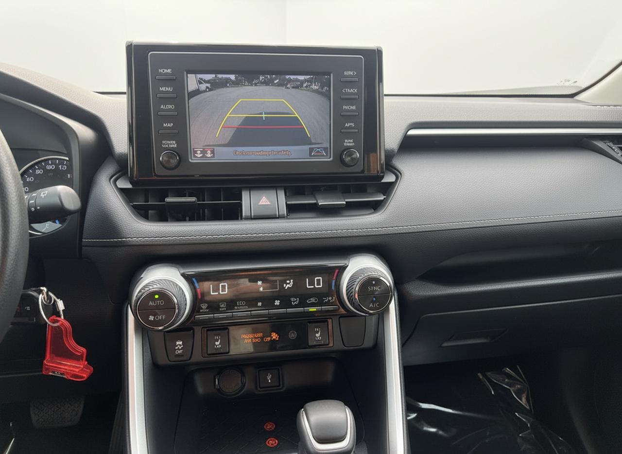 2020 Toyota RAV4 Hybrid LE AWD Photo