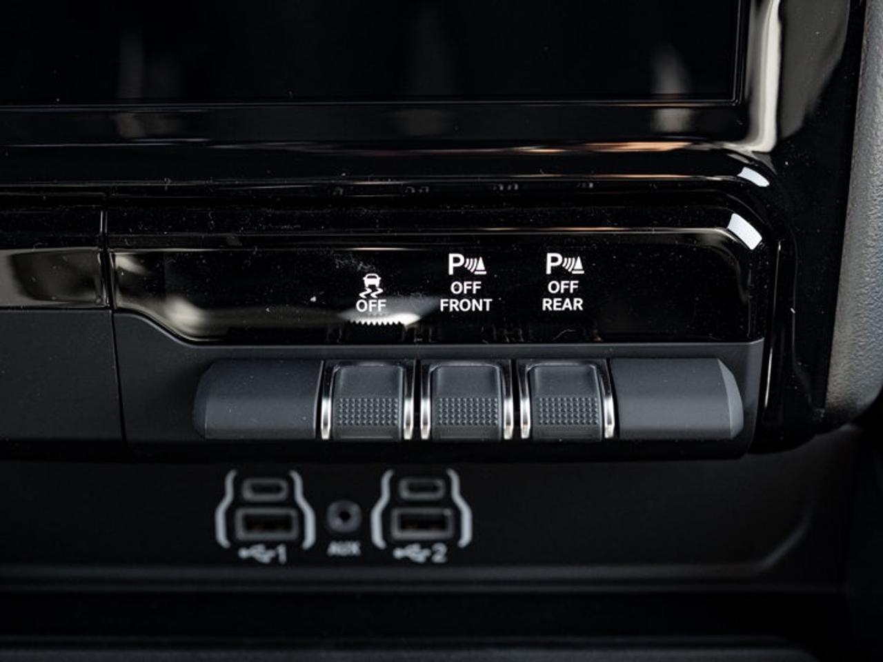 2027 RAM 1500 SPORT Photo