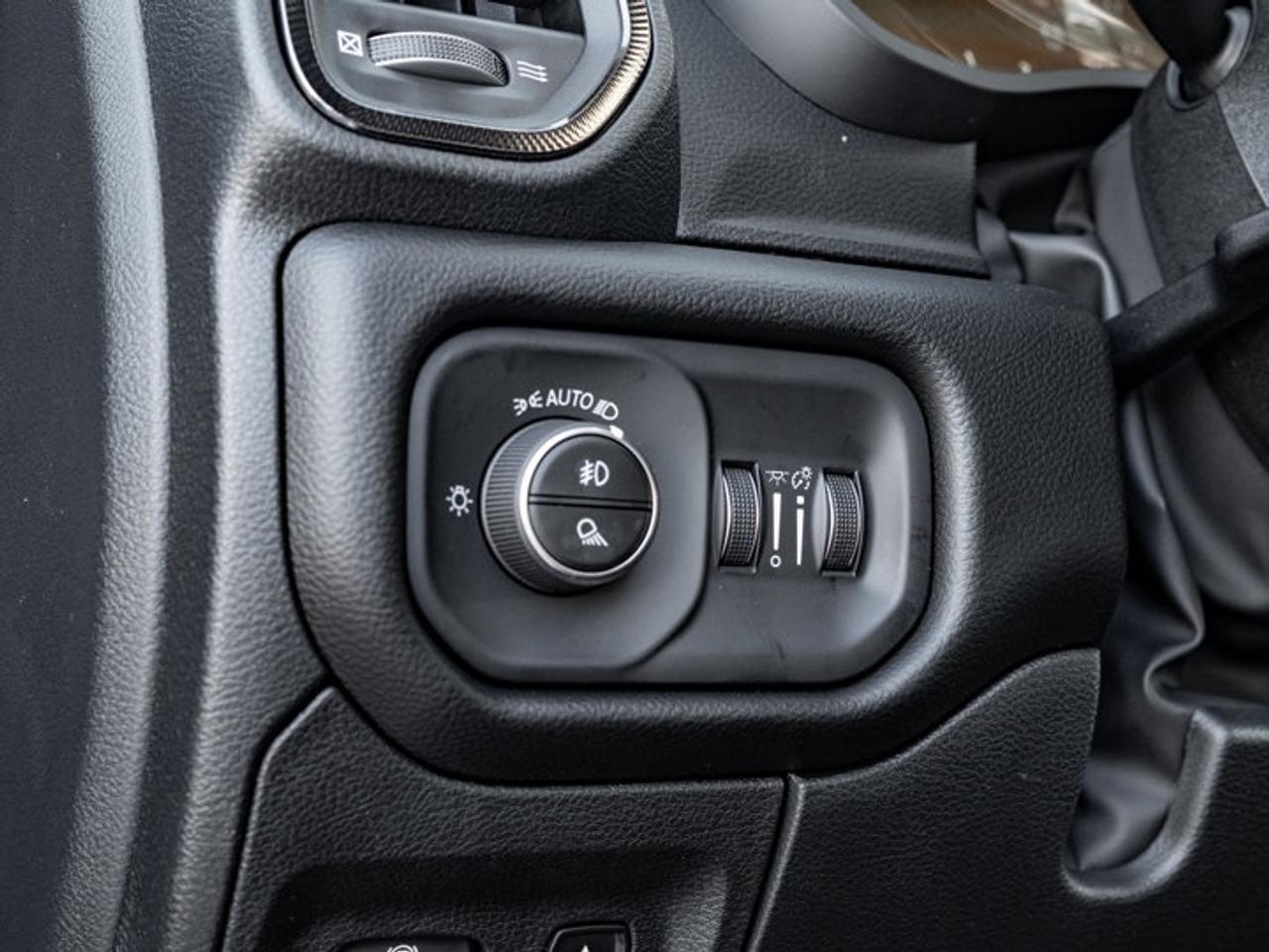 2027 RAM 1500 SPORT Photo