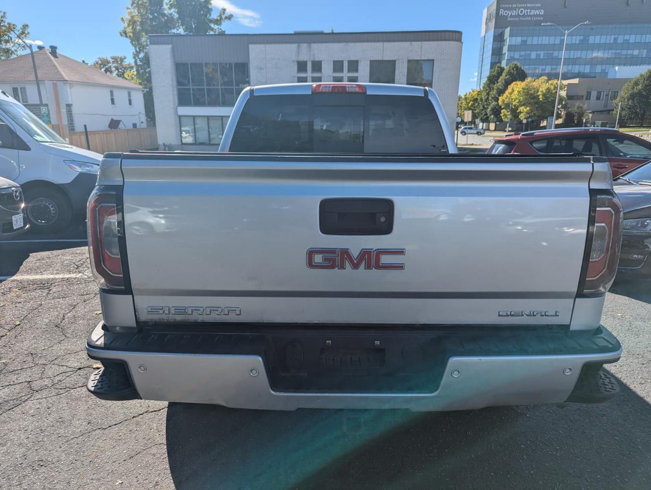 2018 GMC Sierra 1500 Denali Photo2