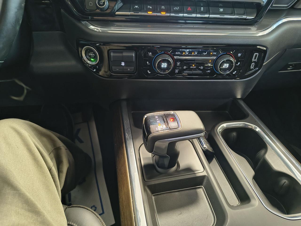 2024 Chevrolet Silverado 1500 High Country Photo0