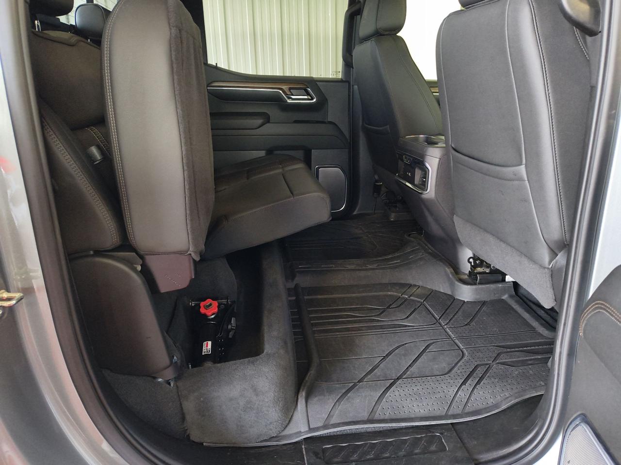 2024 Chevrolet Silverado 1500 High Country Photo0