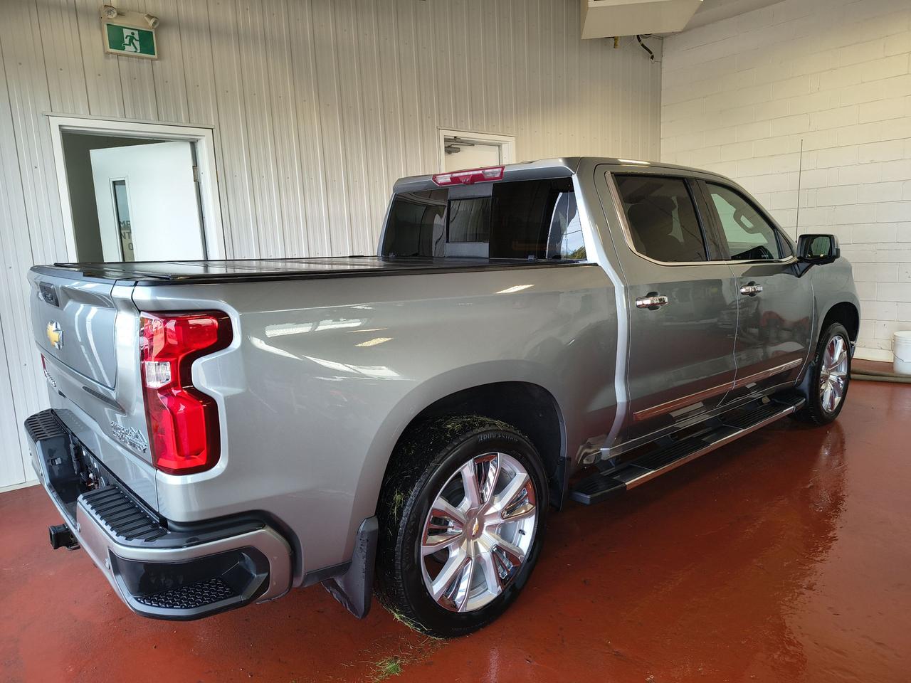 2024 Chevrolet Silverado 1500 High Country Photo0