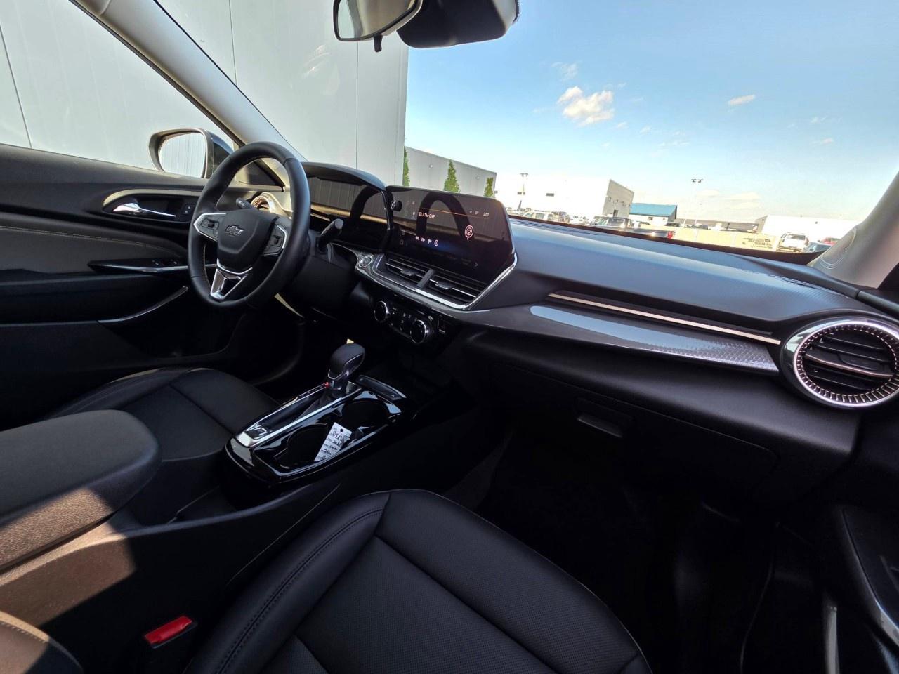 2025 Chevrolet Trax FWD 4dr ACTIV Photo