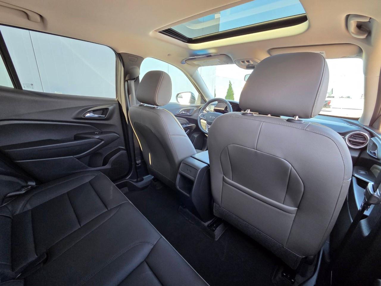 2025 Chevrolet Trax FWD 4dr ACTIV Photo