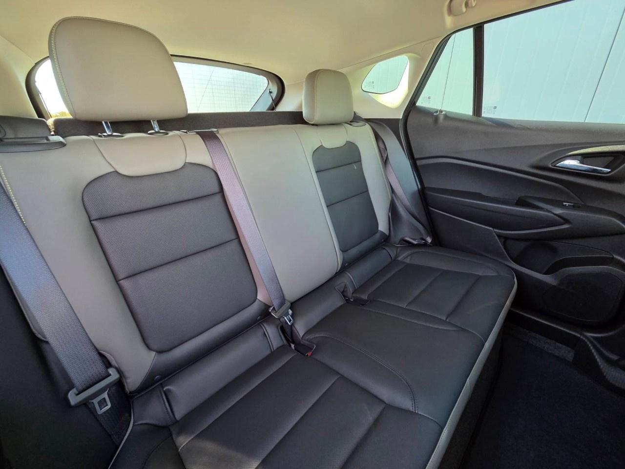 2025 Chevrolet Trax FWD 4dr ACTIV Photo