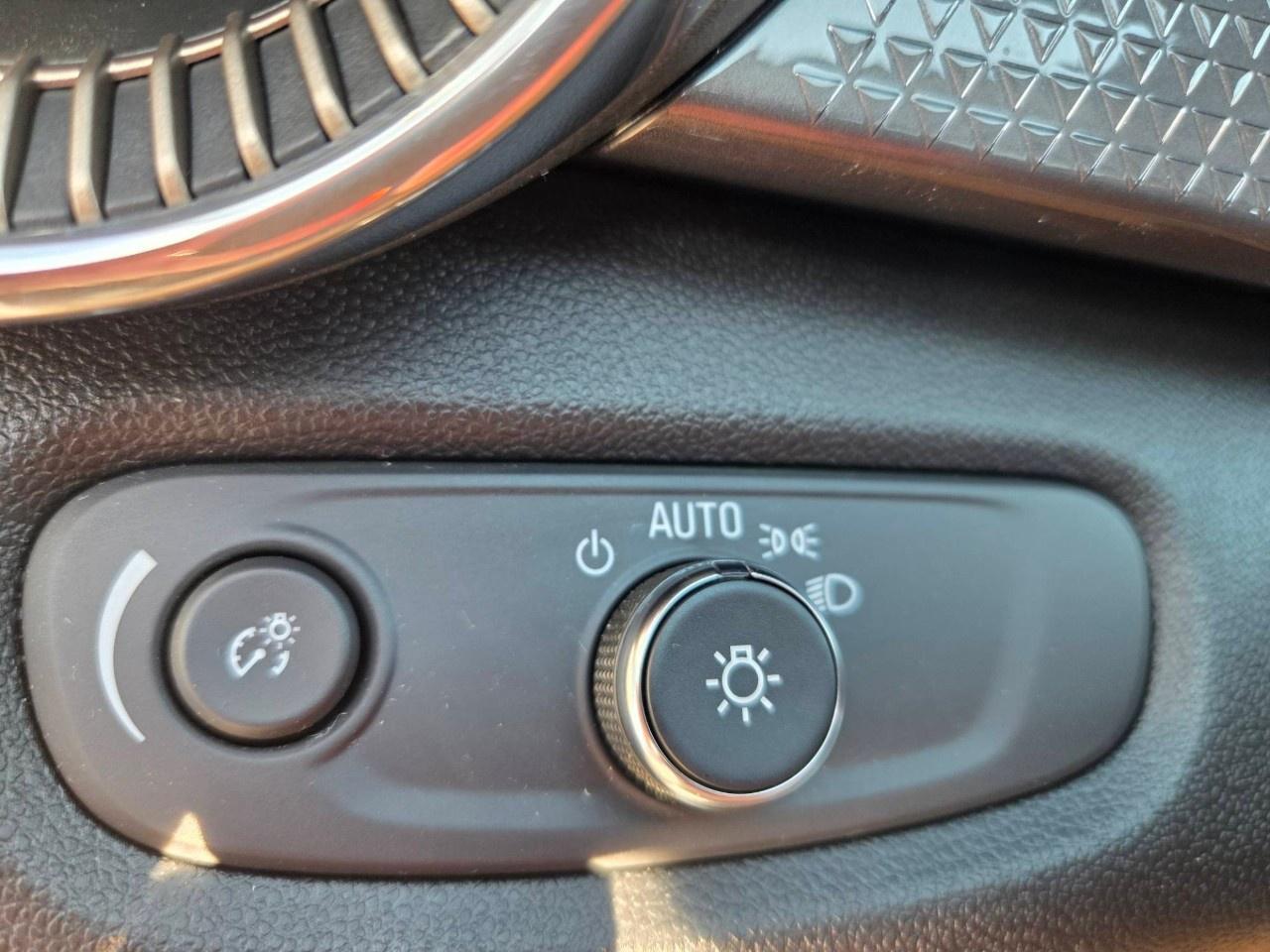 2025 Chevrolet Trax FWD 4dr ACTIV Photo