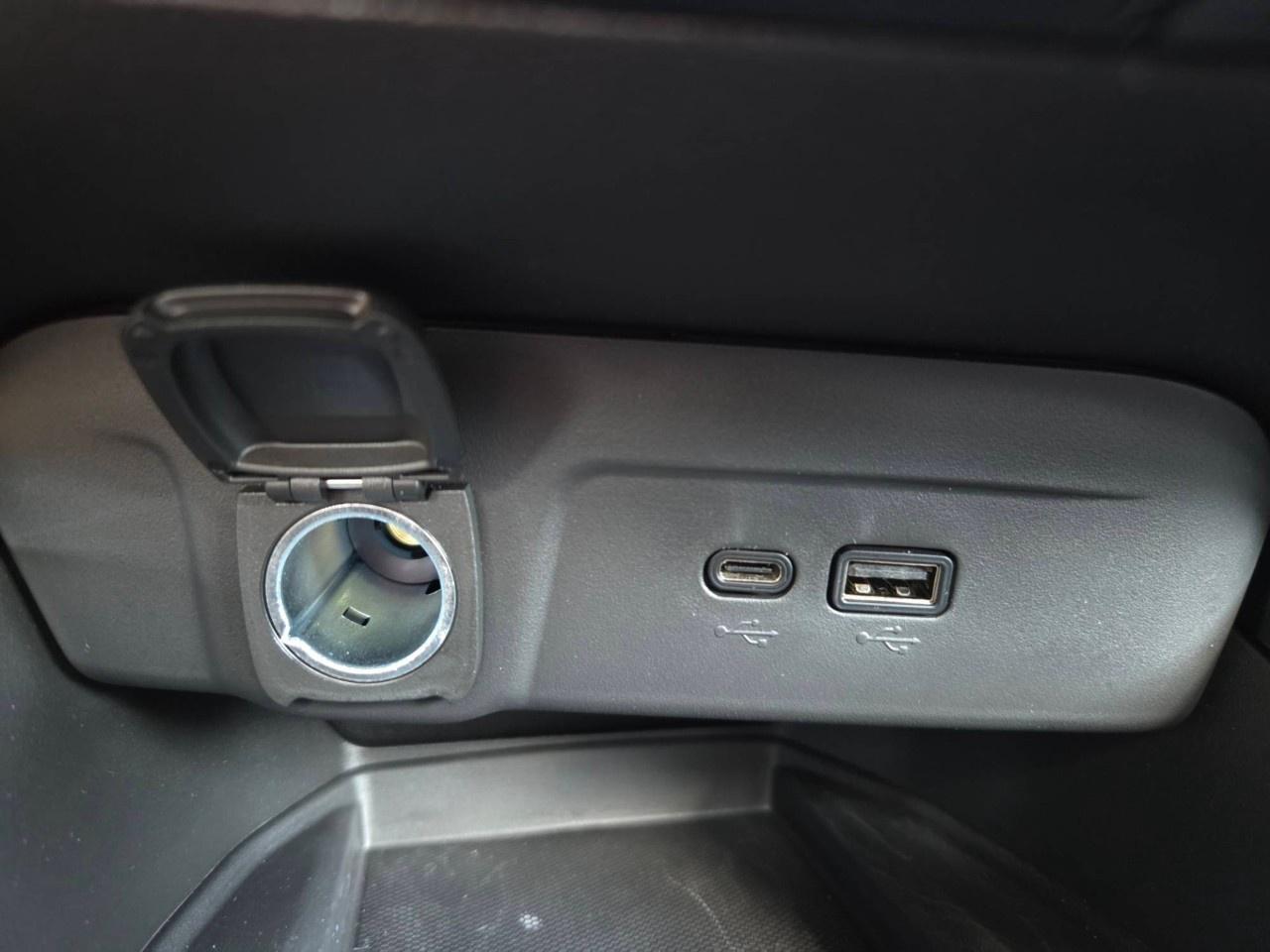 2025 Chevrolet Trax FWD 4dr ACTIV Photo