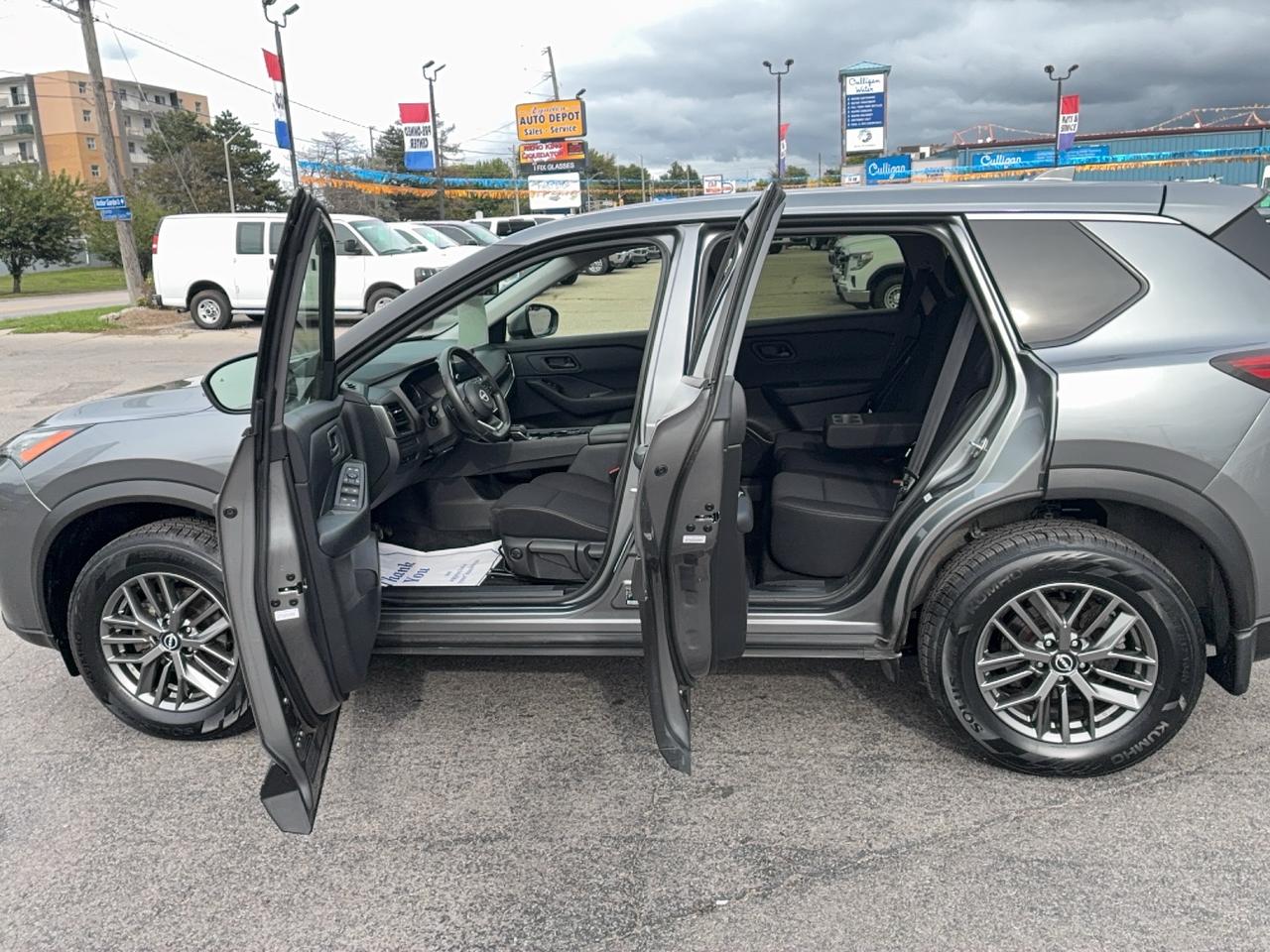 2024 Nissan Rogue S AWD 1.5L3cylGas HeatedSeats&SterringWheel Photo